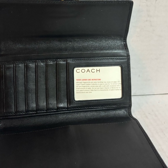 Coach vintage Elegant Black Leather wallet with Gold Accent - Picture 3 of 6